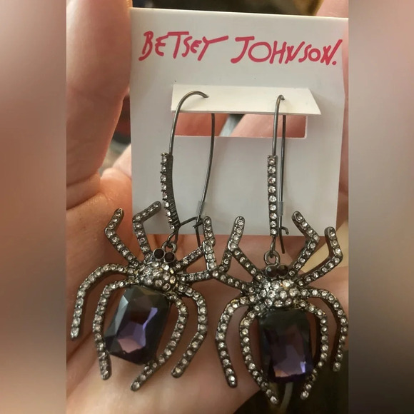 BETSEY JOHNSON Halloween Crystal-Studded Rich Witch Spider Earrings NEW NWT - Picture 1 of 5